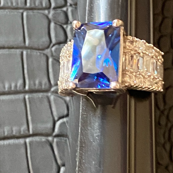 Tanzanite ring - Picture 8 of 8